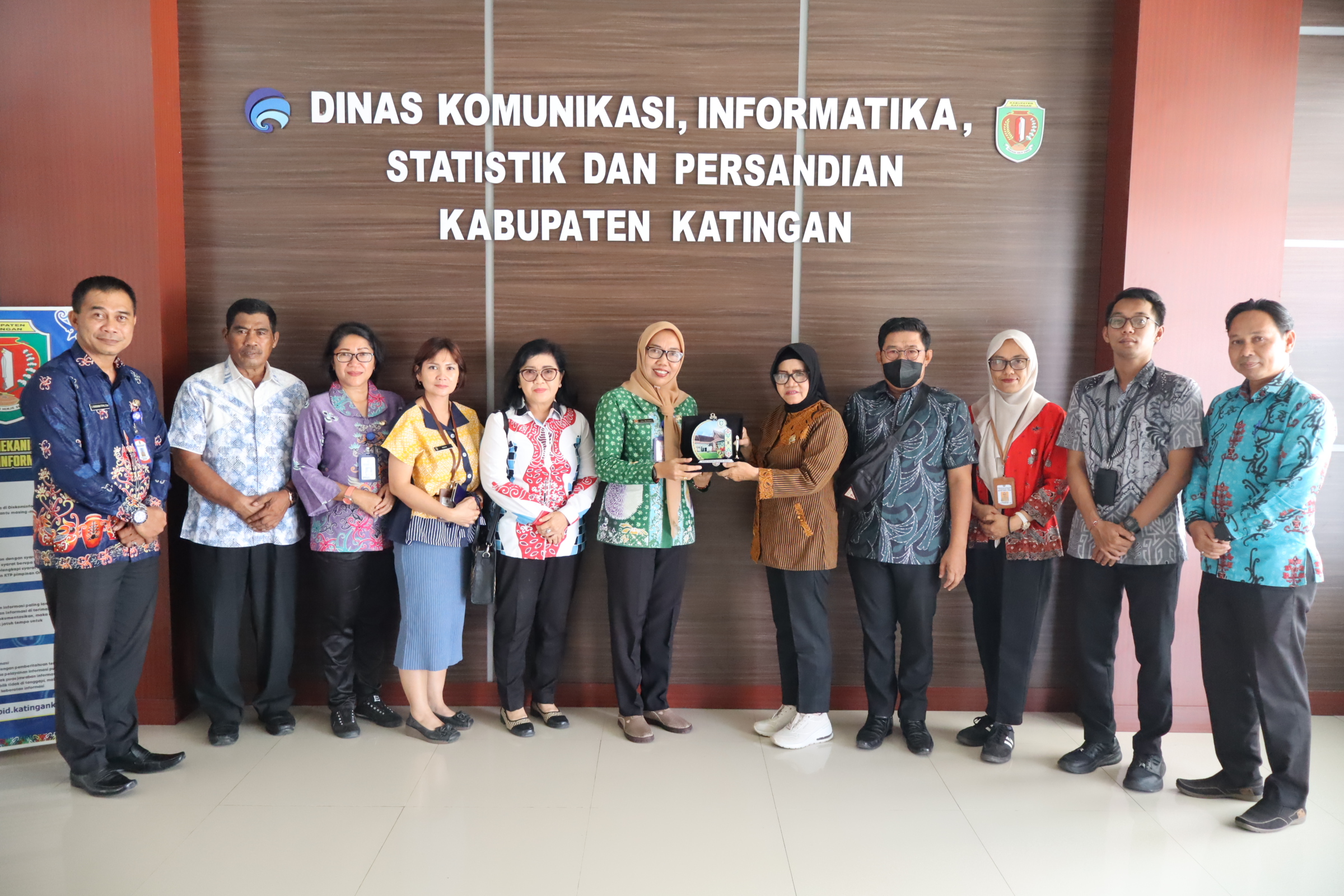 DISKOMINFOSTANDI KABUPATEN KATINGAN TERIMA KUNJUNGAN ANGGOTA DPRD KOTAWARINGIN TIMUR