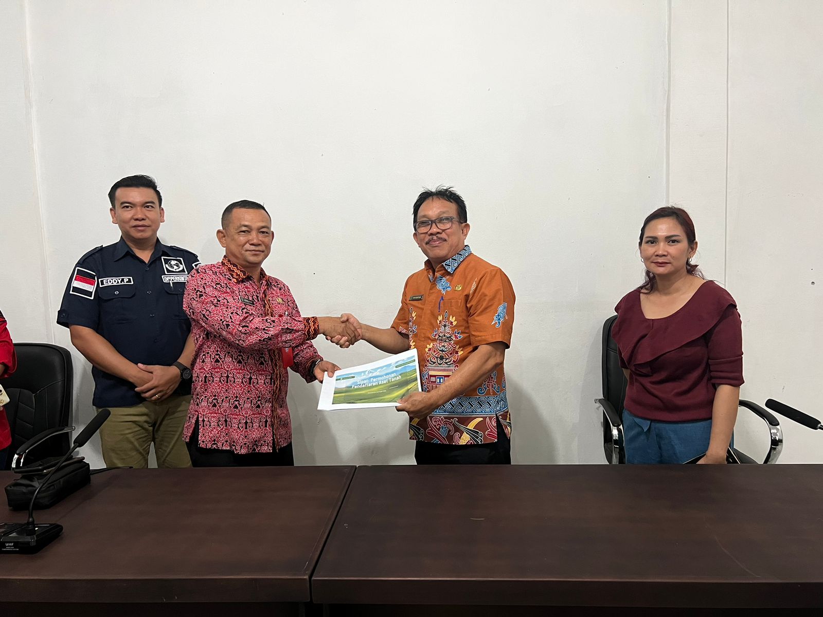 Diskominfostandi Kabupaten Katingan Menyerahkan Pengembangan Aplikasi Website Berupa Sistem  Informasi Pertanahan Ayun Itah Kepada Disperkimtan Kabupaten Katingan