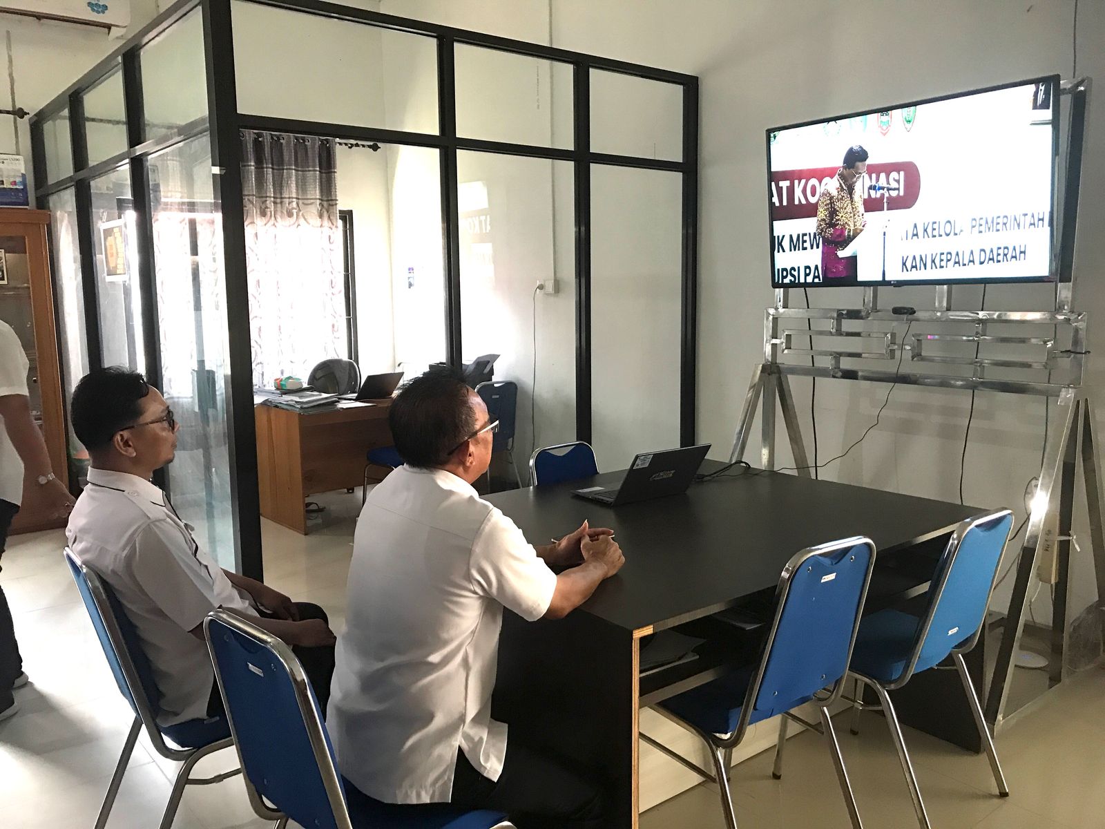 KEPALA DISKOMINFOSTANDI KATINGAN IKUTI RAKOR PENGUATAN KEPALA DAERAH UNTUK TATA KELOLA BEBAS KORUPSI